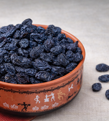 About Nutty Crave | Premium Dry Fruits Store Bangalore black raisin with seeds